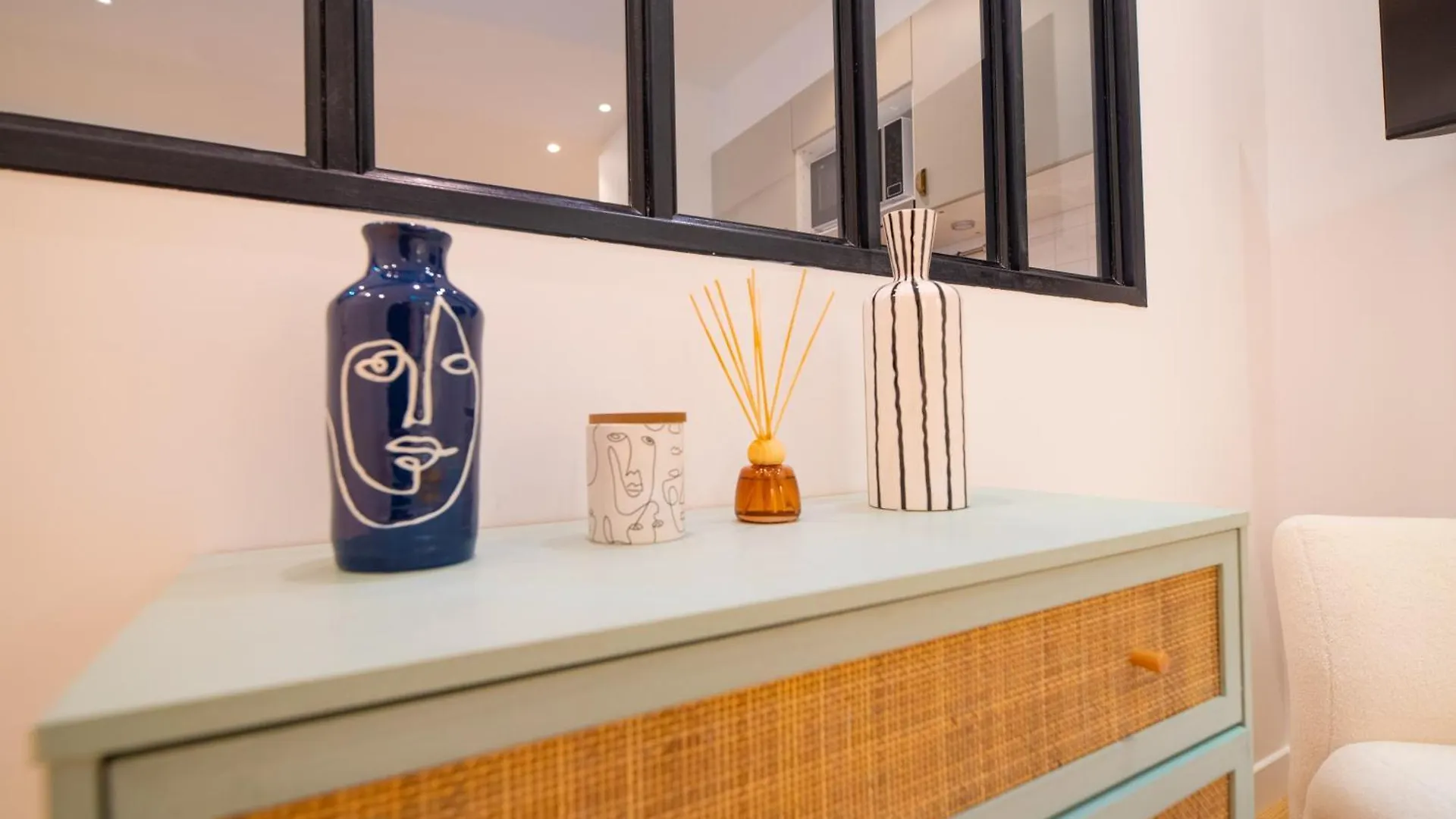 Wonderful Flat In The Marais