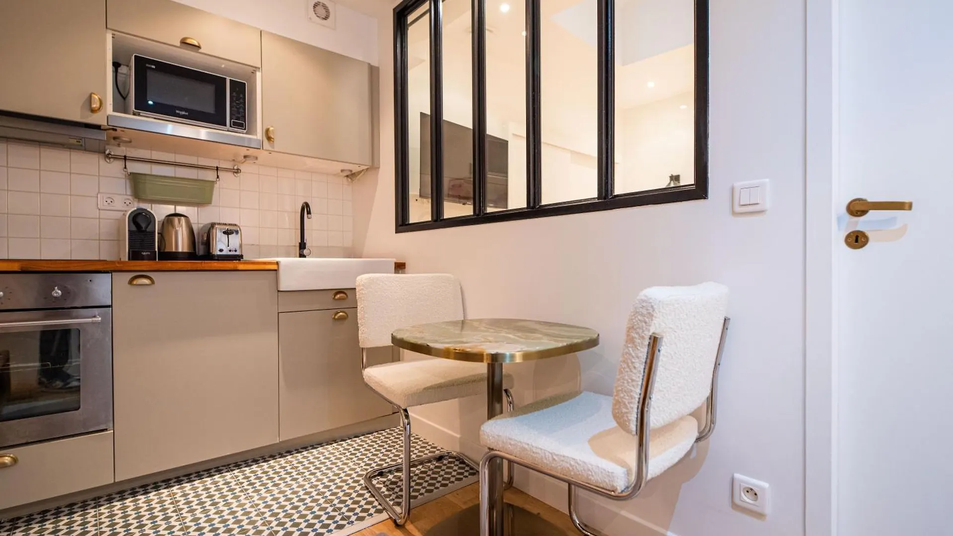 Wonderful Flat In The Marais Apartment