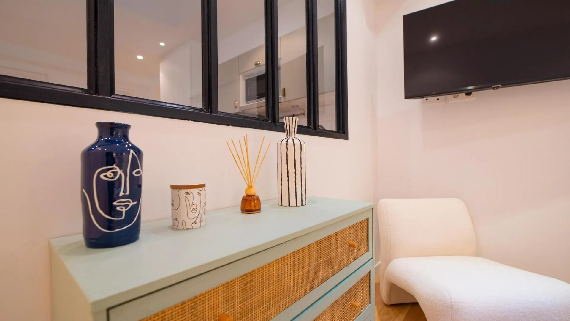 Wonderful Flat In The Marais Apartment