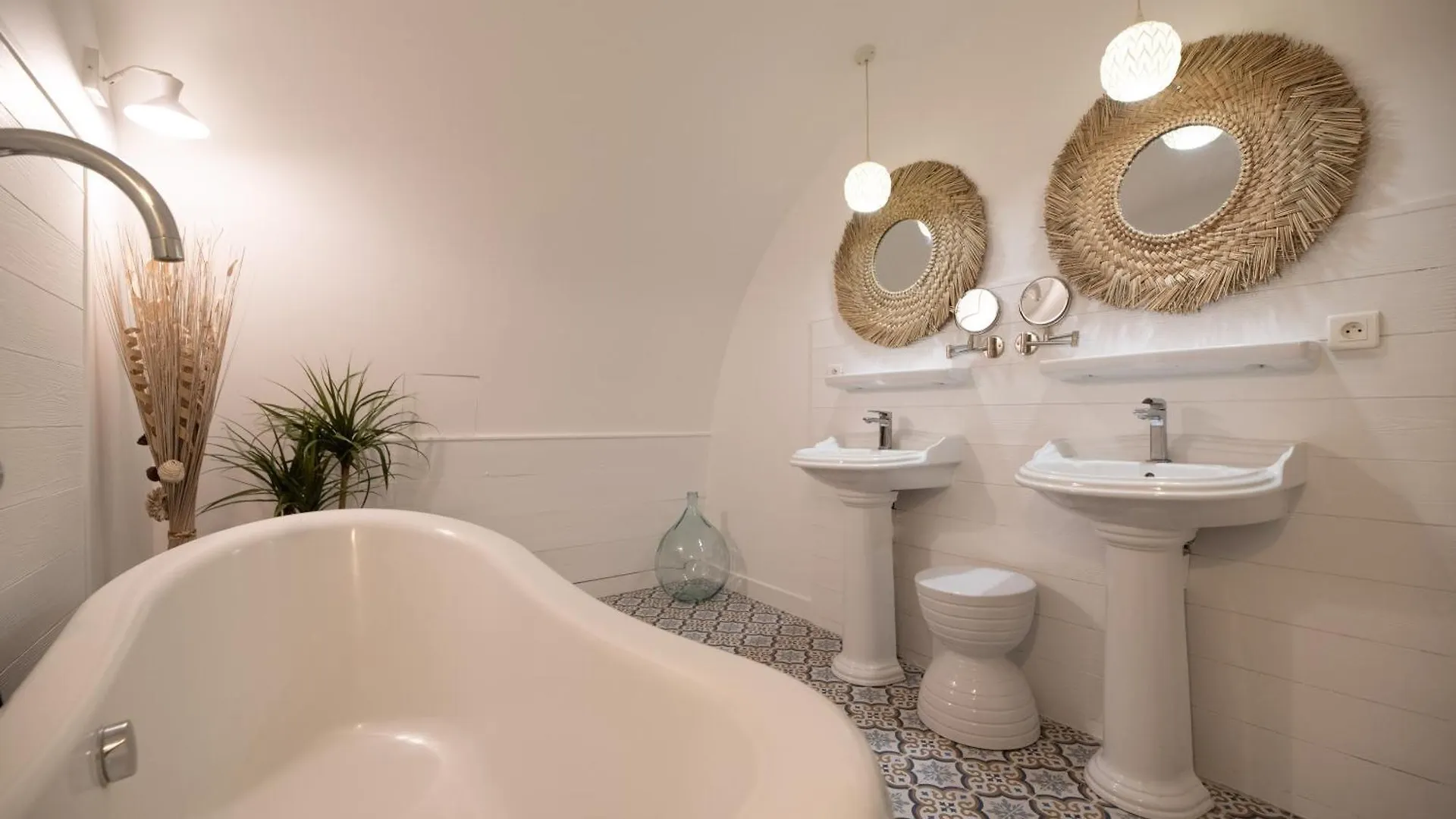 Wonderful Flat In The Marais
