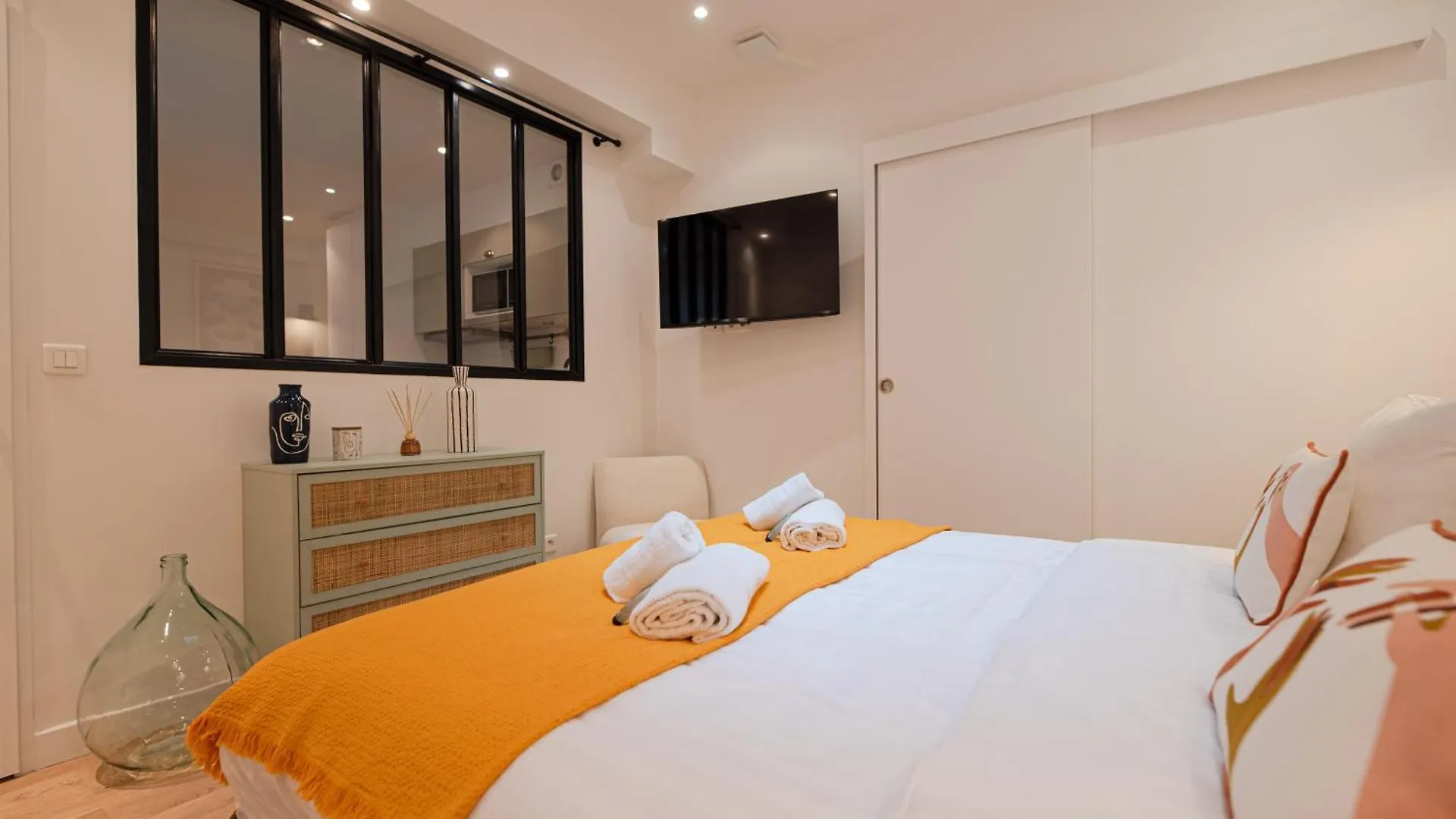 Wonderful Flat In The Marais Paris