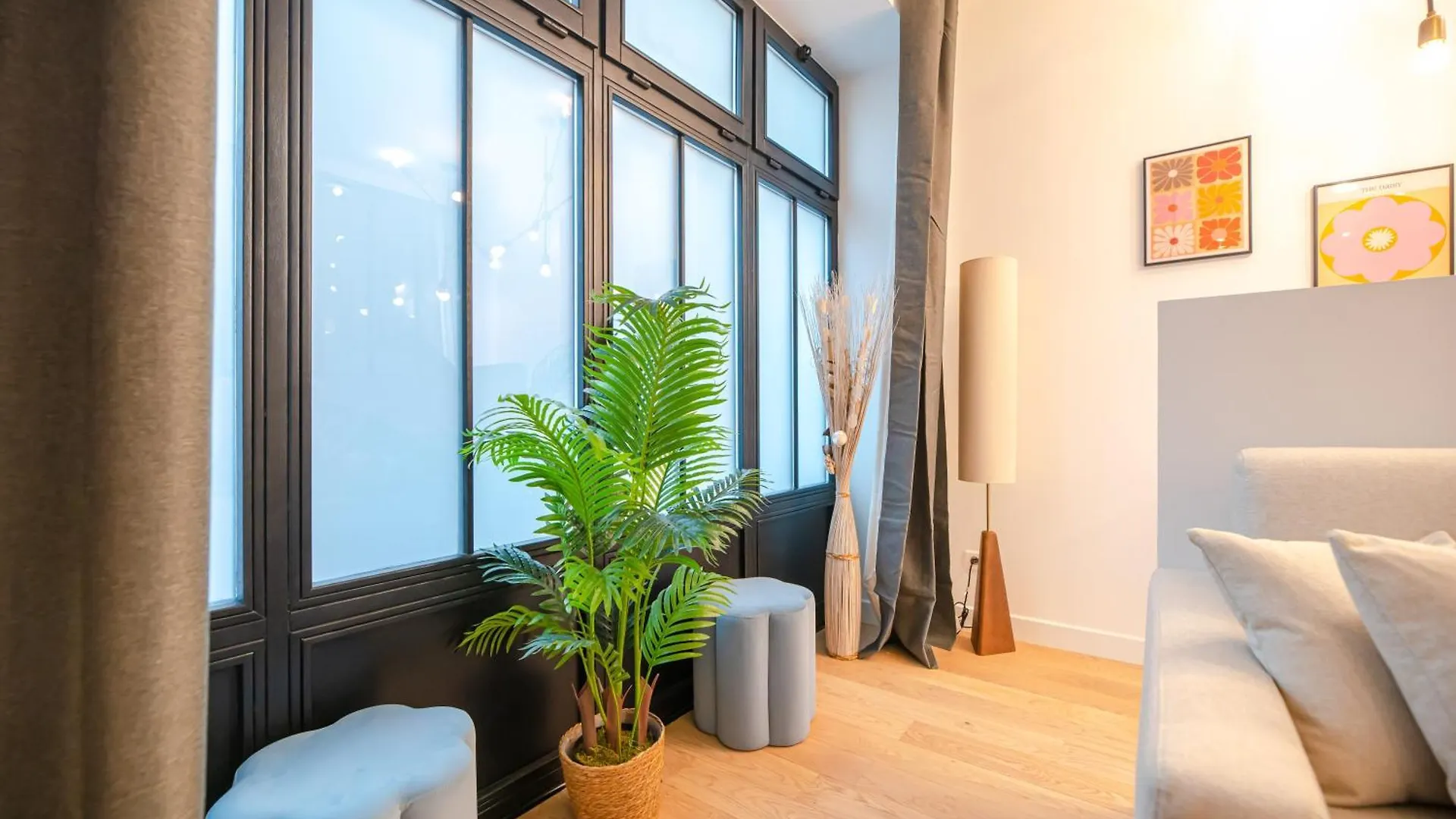 Wonderful Flat In The Marais